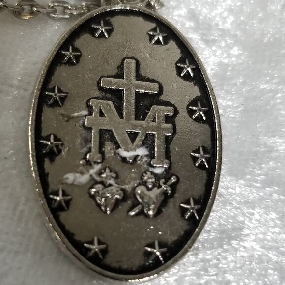 Silver tone 20" chain with a 1x 3/4" pendant 1.1511 - Picture 7 of 9